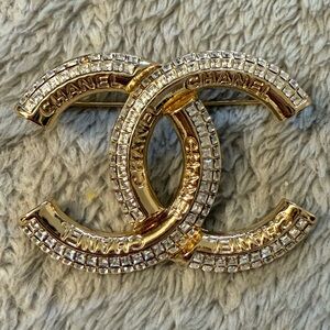 Double C brooch